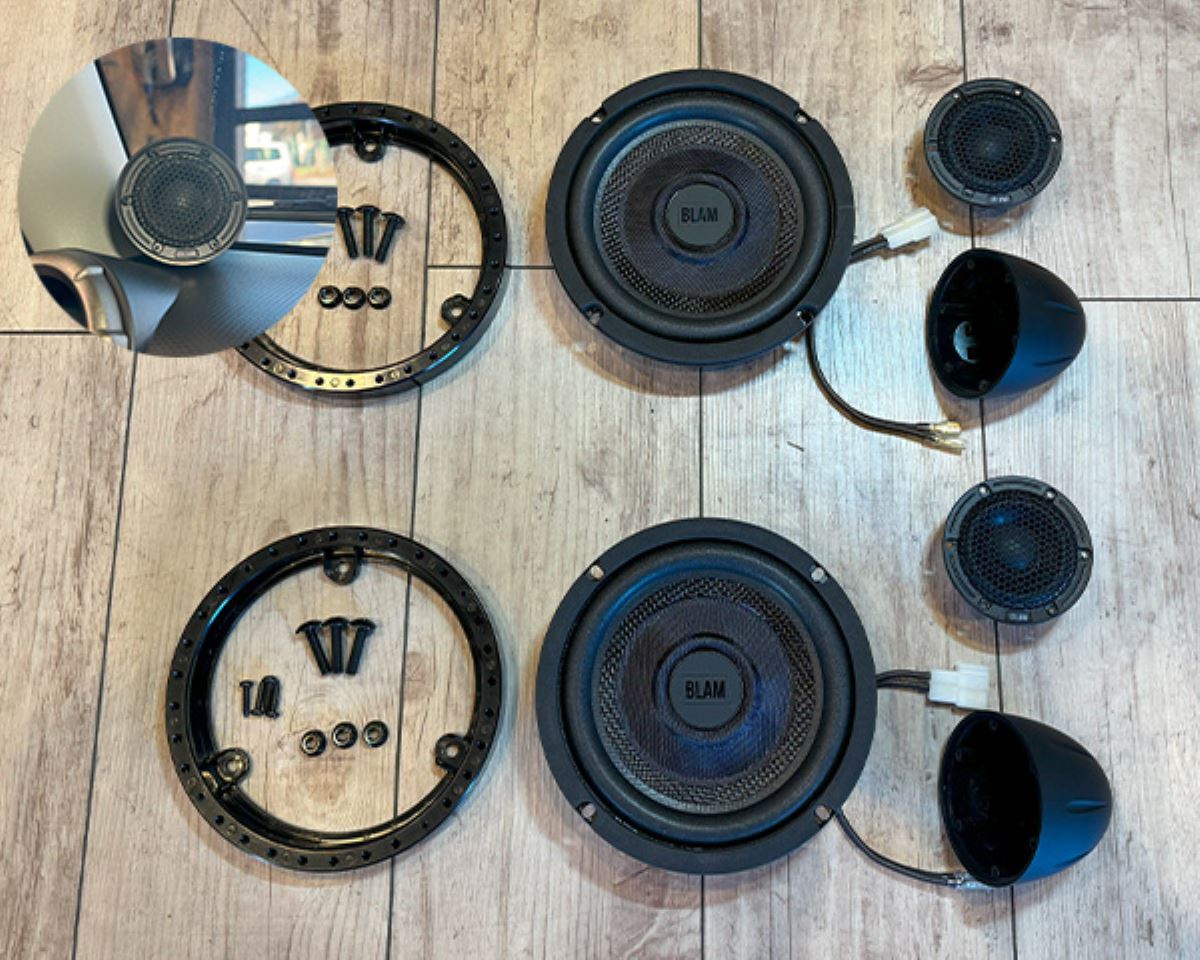 {"ja":"Jimny BLAM LFR52+165RWF樹脂バッフル フロントスピーカーKIT","en":"Jimny BLAM LFR52 165RWF resin baffle front speaker KIT","zh":"Jimny BLAM LFR52 165RWF 树脂挡板前置扬声器套件"}