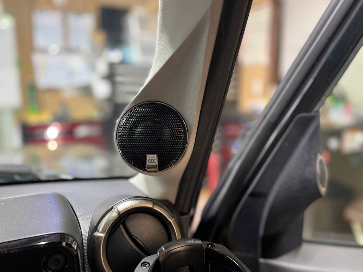 Virtus nano carbone602選択時大型ツイーター埋め込み製作フロッキーAピラー2